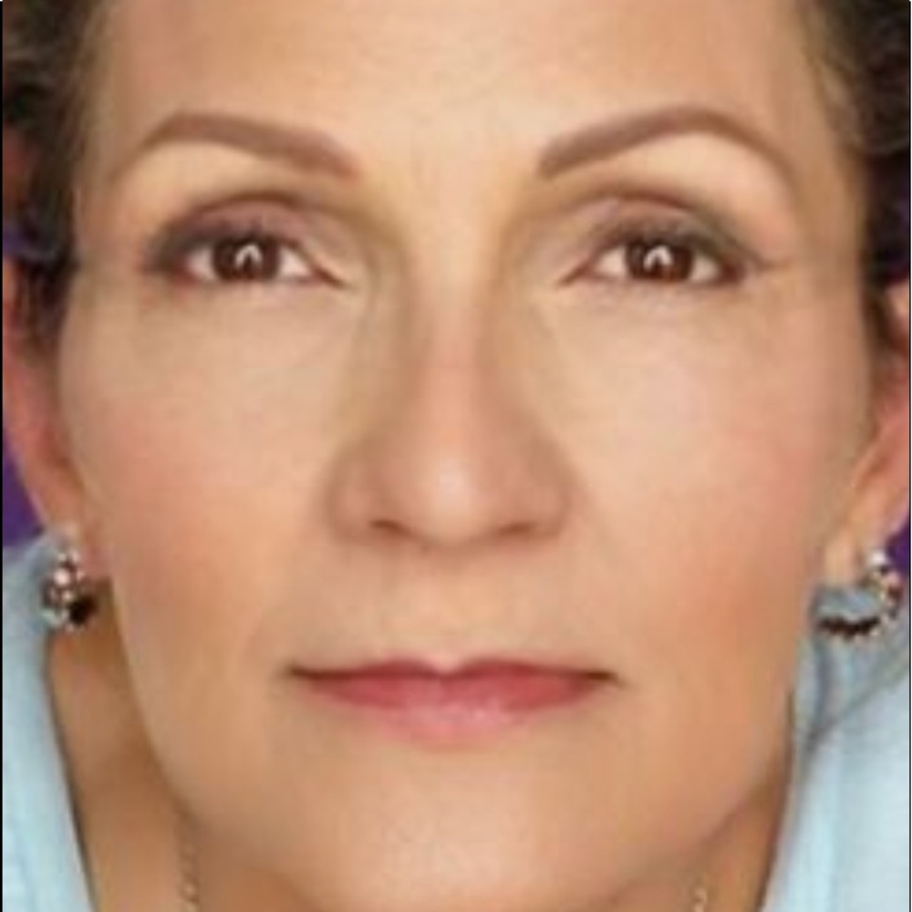 Meet your Posher, Cynthia Rose. Make Me An Offer!